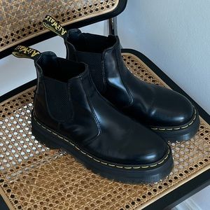 Dr. Martens Quad 2976 Chelsea Boots